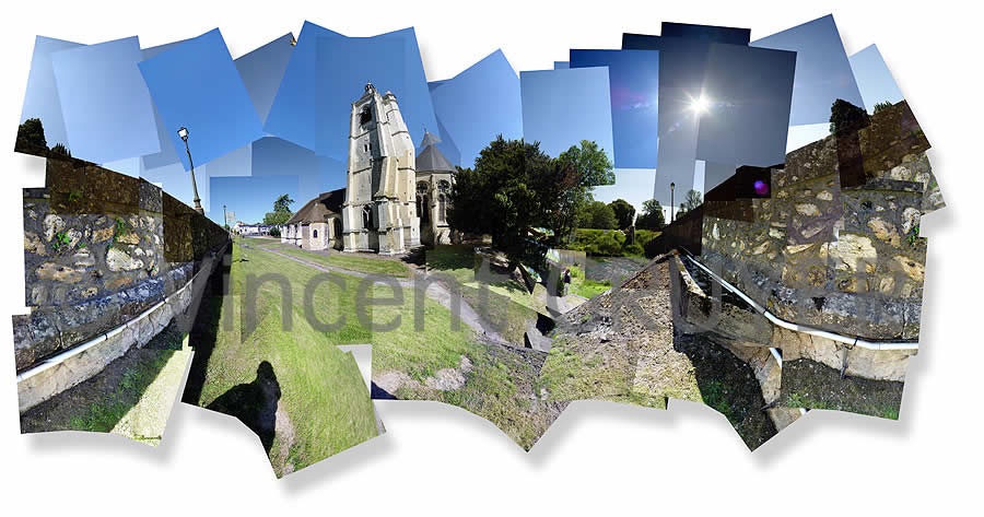 Photo panoramique de l'&eacute;glise Saint-Hilaire - 28400 Nogent le Rotrou - Parc naturel r&eacute;gional du Perche - Eure et Loir - R&eacute;gion centre - France - Europe